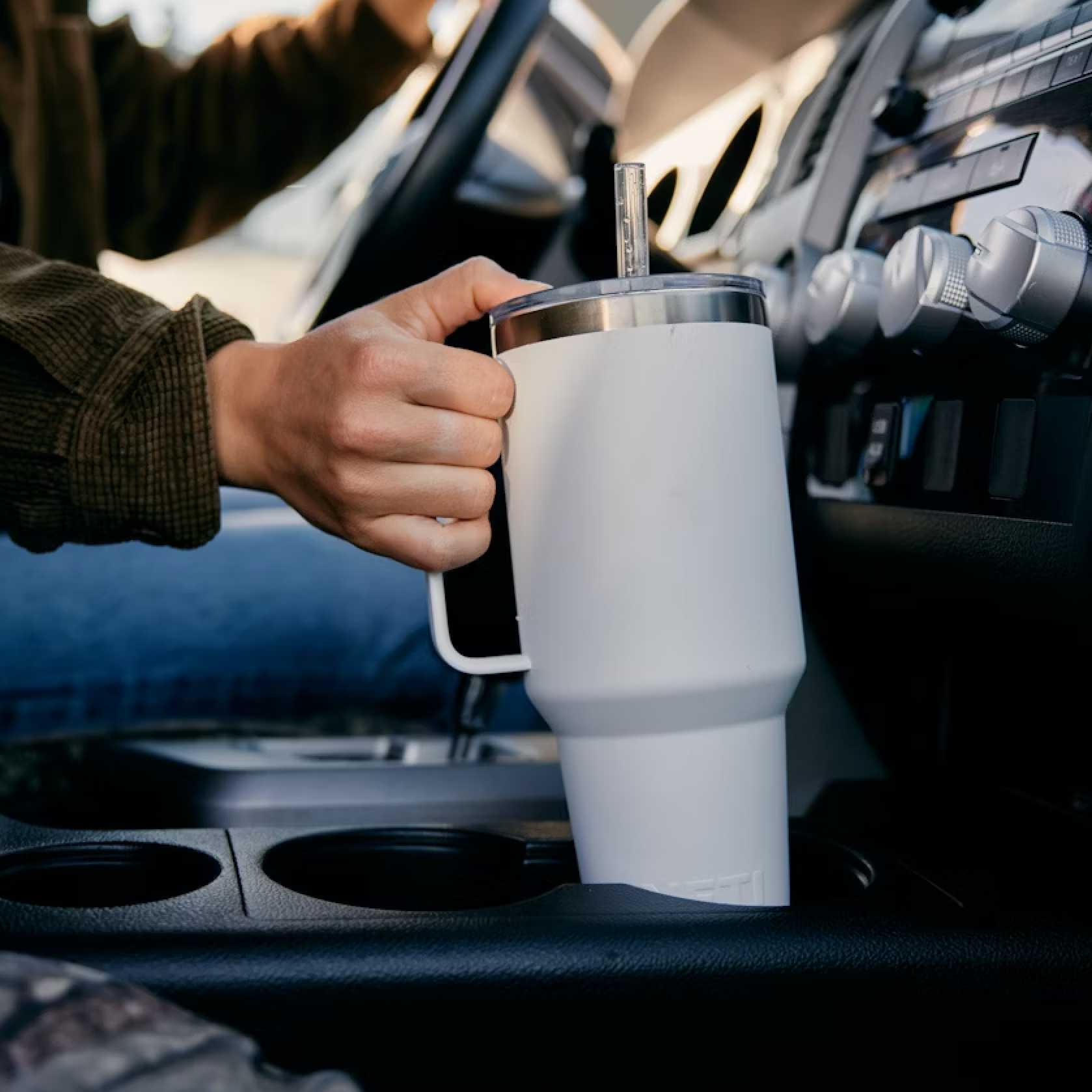 YETI STRAW MUG 42 OZ